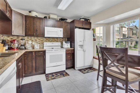 Townhouse in Orlando, Florida 2 bedrooms № 1862818 - photo 7