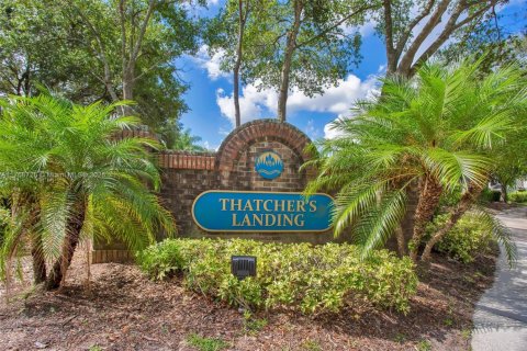 Townhouse in Orlando, Florida 2 bedrooms № 1862818 - photo 1
