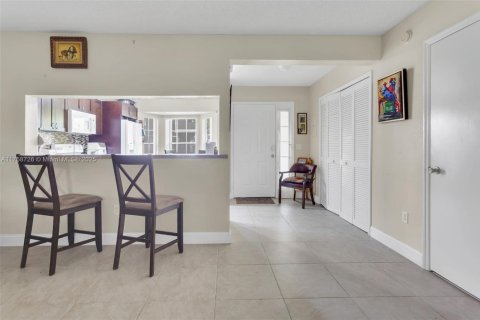 Townhouse in Orlando, Florida 2 bedrooms № 1862818 - photo 4