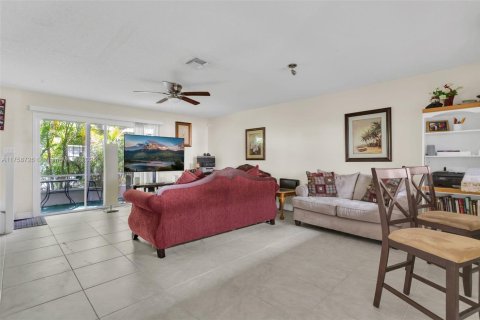 Townhouse in Orlando, Florida 2 bedrooms № 1862818 - photo 6