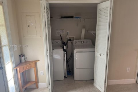 Townhouse in Orlando, Florida 2 bedrooms № 1862818 - photo 25