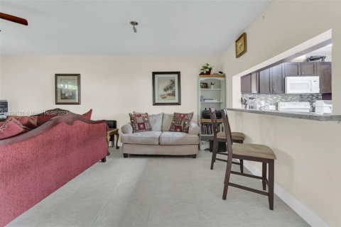 Townhouse in Orlando, Florida 2 bedrooms № 1862818 - photo 5