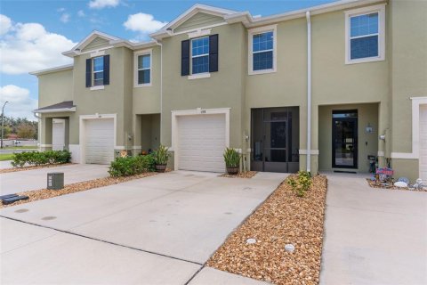 Townhouse in Howey-in-the-Hills, Florida 3 bedrooms, 154.22 sq.m. № 2227746