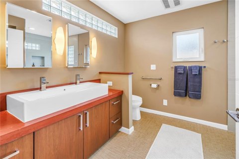 House in Saint Petersburg, Florida 4 bedrooms, 295.8 sq.m. № 2109259 - photo 23