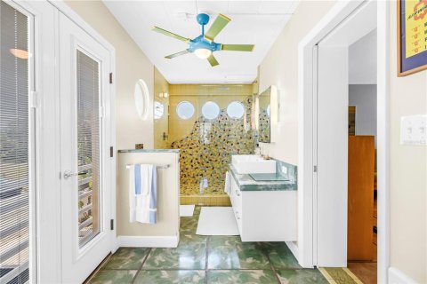 House in Saint Petersburg, Florida 4 bedrooms, 295.8 sq.m. № 2109259 - photo 27