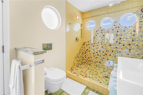 House in Saint Petersburg, Florida 4 bedrooms, 295.8 sq.m. № 2109259 - photo 28