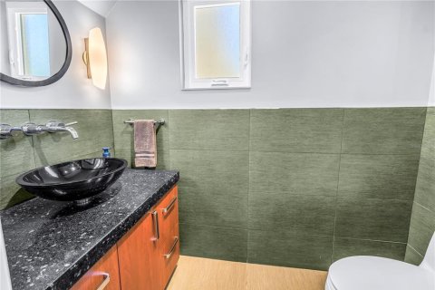 House in Saint Petersburg, Florida 4 bedrooms, 295.8 sq.m. № 2109259 - photo 18