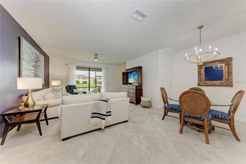 Touwnhouse à vendre à Lakewood Ranch, Floride: 3 chambres, 178.84 m2 № 2277852 - photo 4