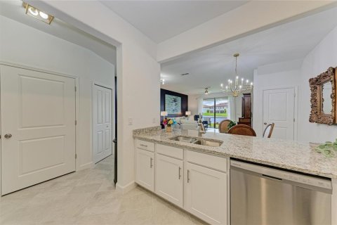 Touwnhouse à vendre à Lakewood Ranch, Floride: 3 chambres, 178.84 m2 № 2277852 - photo 14