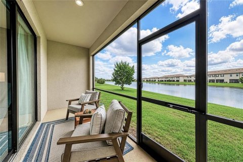 Touwnhouse à vendre à Lakewood Ranch, Floride: 3 chambres, 178.84 m2 № 2277852 - photo 6