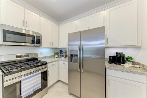 Touwnhouse à vendre à Lakewood Ranch, Floride: 3 chambres, 178.84 m2 № 2277852 - photo 15