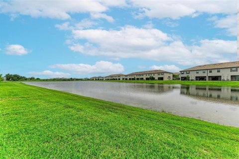 Touwnhouse à vendre à Lakewood Ranch, Floride: 3 chambres, 178.84 m2 № 2277852 - photo 7