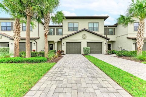 Touwnhouse à vendre à Lakewood Ranch, Floride: 3 chambres, 178.84 m2 № 2277852 - photo 2
