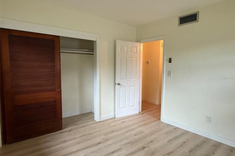 Снять в аренду виллу или дом в Тампа, Флорида 6 комнат, 167.22м2, № 1849914 - фото 11