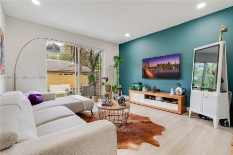 Touwnhouse à vendre à Miramar, Floride: 2 chambres, 104.05 m2 № 2046605 - photo 8