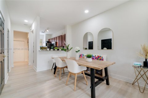 Touwnhouse à vendre à Miramar, Floride: 2 chambres, 104.05 m2 № 2046605 - photo 10
