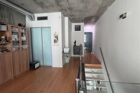 Condominio en alquiler en Miami, Florida, 1 dormitorio, 103.4 m2 № 2023558 - foto 10