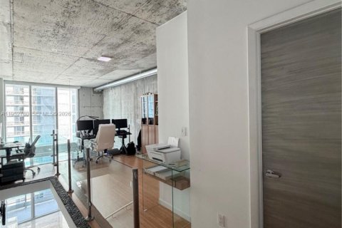 Condominio en alquiler en Miami, Florida, 1 dormitorio, 103.4 m2 № 2023558 - foto 9