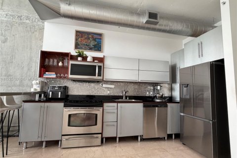 Condominio en alquiler en Miami, Florida, 1 dormitorio, 103.4 m2 № 2023558 - foto 6