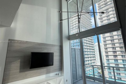 Condominio en alquiler en Miami, Florida, 1 dormitorio, 103.4 m2 № 2023558 - foto 7