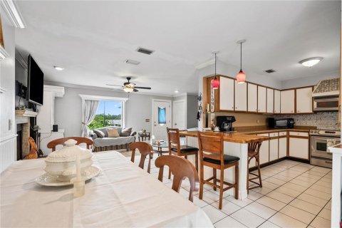House in Apopka, Florida 3 bedrooms, 119.57 sq.m. № 1773124 - photo 8