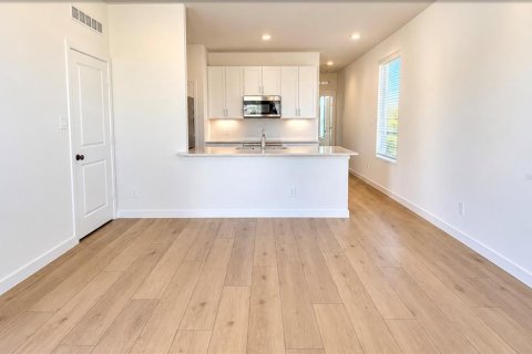Villa ou maison à louer à Eagle Lake, Floride: 4 chambres, 204.38 m2 № 2431881 - photo 7