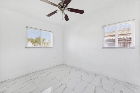 Casa en alquiler en Tampa, Florida, 4 dormitorios, 122.45 m2 № 1819059 - foto 11