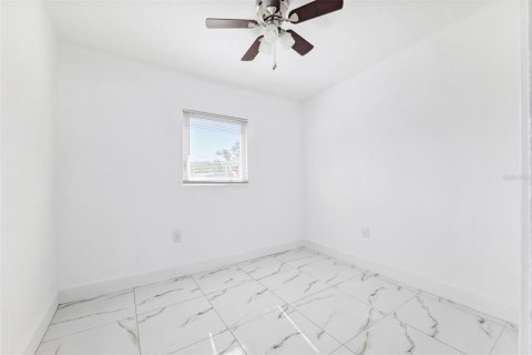 Casa en alquiler en Tampa, Florida, 4 dormitorios, 122.45 m2 № 1819059 - foto 13