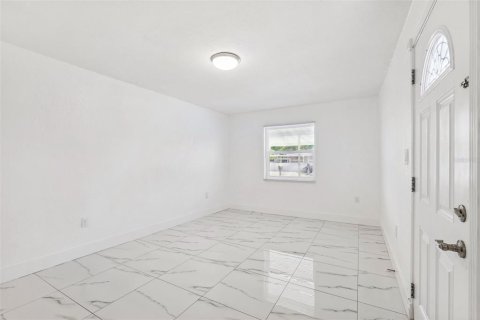 Casa en alquiler en Tampa, Florida, 4 dormitorios, 122.45 m2 № 1819059 - foto 21