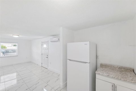 Casa en alquiler en Tampa, Florida, 4 dormitorios, 122.45 m2 № 1819059 - foto 16