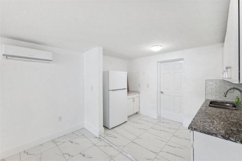 Casa en alquiler en Tampa, Florida, 4 dormitorios, 122.45 m2 № 1819059 - foto 19
