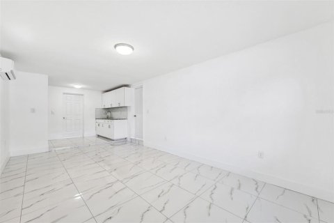 Casa en alquiler en Tampa, Florida, 4 dormitorios, 122.45 m2 № 1819059 - foto 20