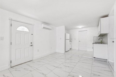 Casa en alquiler en Tampa, Florida, 4 dormitorios, 122.45 m2 № 1819059 - foto 14