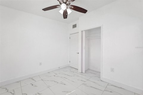 Casa en alquiler en Tampa, Florida, 4 dormitorios, 122.45 m2 № 1819059 - foto 5