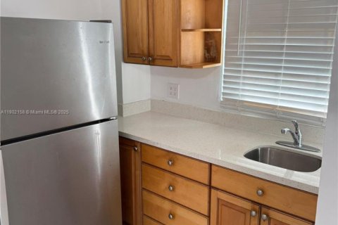 Propiedad comercial en alquiler en Homestead, Florida, 1 dormitorio, 13.94 m2 № 1953608 - foto 3