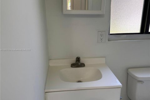 Propiedad comercial en alquiler en Homestead, Florida, 1 dormitorio, 13.94 m2 № 1953608 - foto 7