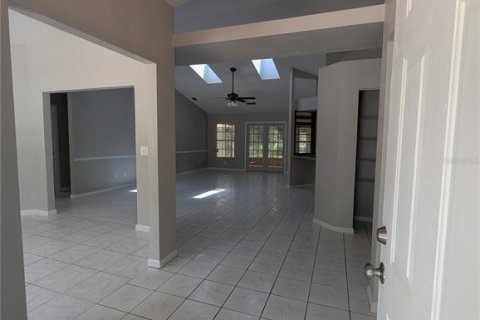 Villa ou maison à vendre à New Smyrna Beach, Floride: 3 chambres, 184.32 m2 № 2356565 - photo 4
