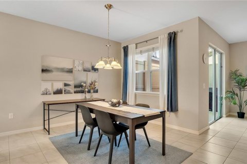 Townhouse in Windermere, Florida 3 bedrooms, 176.89 sq.m. № 1614463 - photo 8