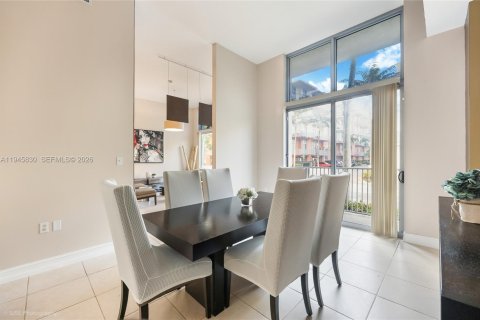 Condo in Hollywood, Florida, 3 bedrooms  № 2061822 - photo 3