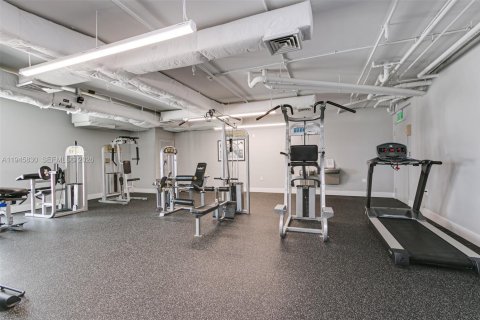 Condo in Hollywood, Florida, 3 bedrooms  № 2061822 - photo 16