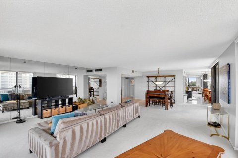 Condominio en alquiler en Riviera Beach, Florida, 2 dormitorios, 186.83 m2 № 2190998 - foto 18