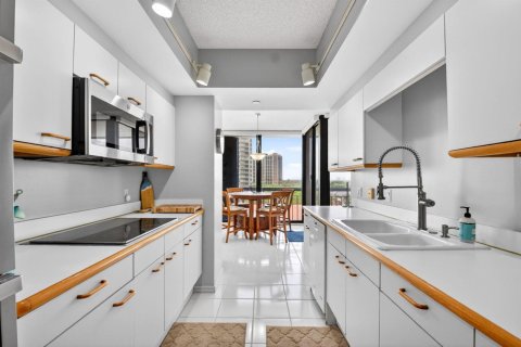 Condominio en alquiler en Riviera Beach, Florida, 2 dormitorios, 186.83 m2 № 2190998 - foto 22