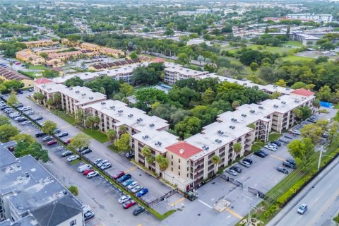 Condo in Lauderdale Lakes, Florida, 1 bedroom  № 1836311 - photo 26