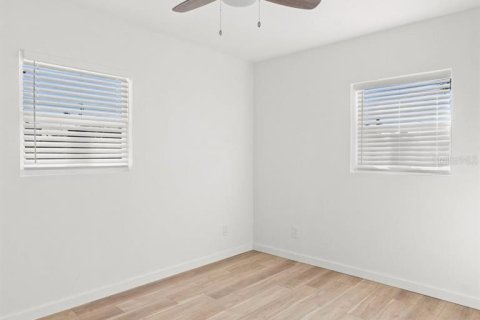 Apartment in Saint Petersburg, Florida 2 bedrooms, 65.03 sq.m. № 2122367 - photo 13