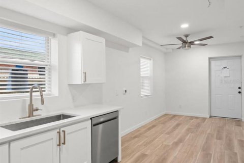 Apartment in Saint Petersburg, Florida 2 bedrooms, 65.03 sq.m. № 2122367 - photo 7