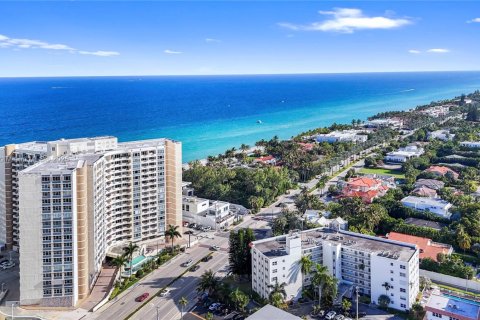 Condo in Hallandale Beach, Florida, 2 bedrooms № 1964322 - photo 2