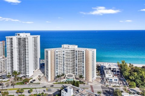 Condo in Hallandale Beach, Florida, 2 bedrooms № 1964322 - photo 18