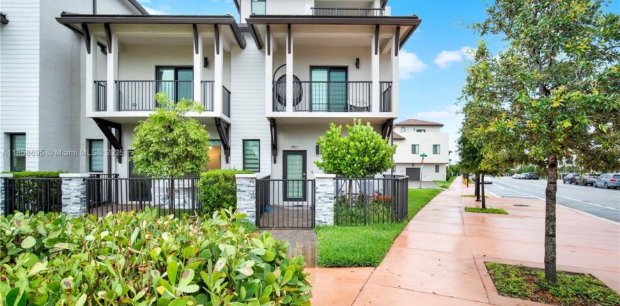 Touwnhouse à Doral, Floride 3 chambres, 173.36 m2 № 1887871