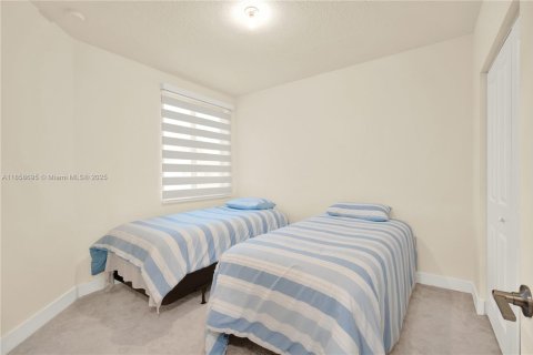 Townhouse in Doral, Florida 3 bedrooms, 173.36 sq.m. № 1887871 - photo 17