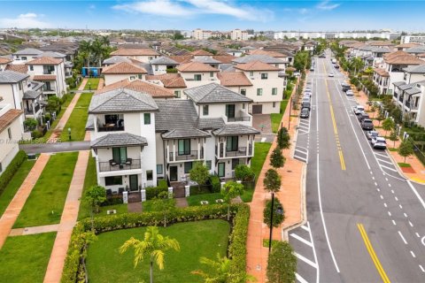 Townhouse in Doral, Florida 3 bedrooms, 173.36 sq.m. № 1887871 - photo 7